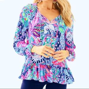Lilly Pulitzer Fantasy top - XS - Fantasy Garden